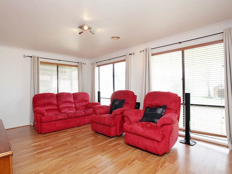 8 Loxton Street, Tarneit VIC 3029