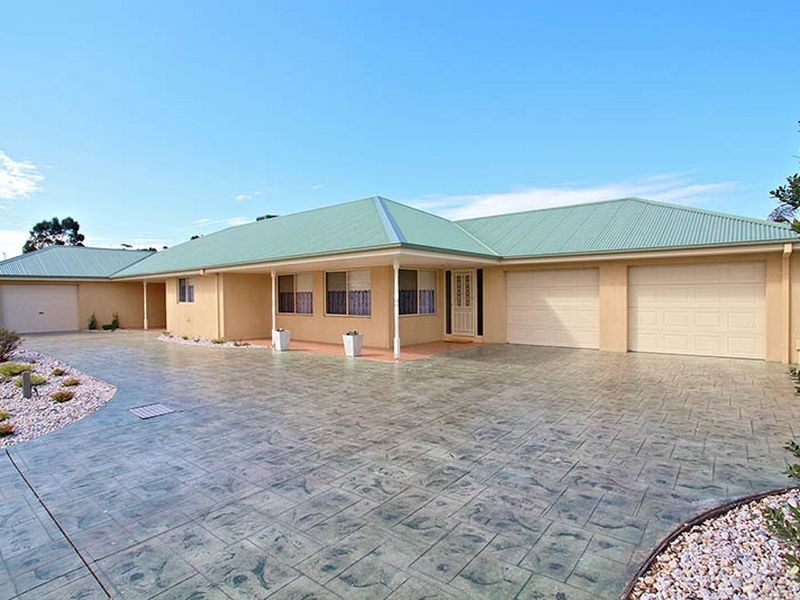 22 Stretton Place, Wyndham Vale VIC 3024