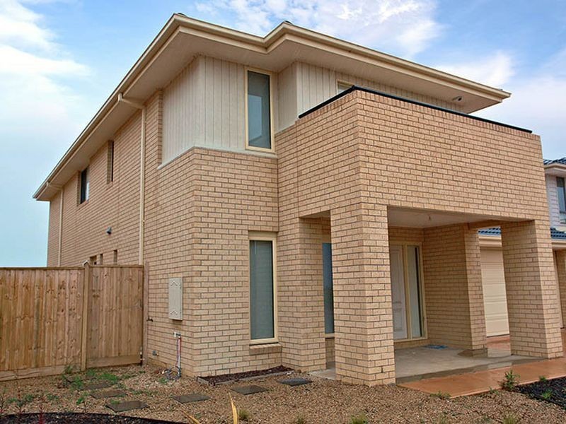 225 Sanctuary Lakes South Boulevard, Sanctuary Lakes VIC 3030