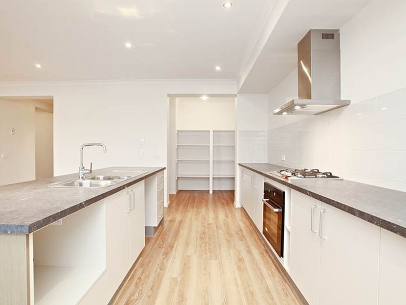 225 Sanctuary Lakes South Boulevard, Sanctuary Lakes VIC 3030