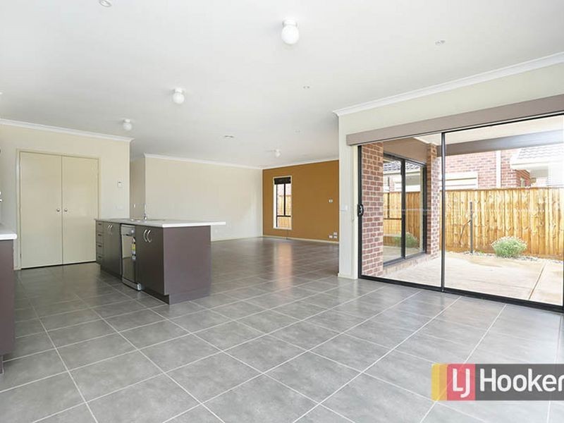 10 Chatham Avenue, Tarneit VIC 3029