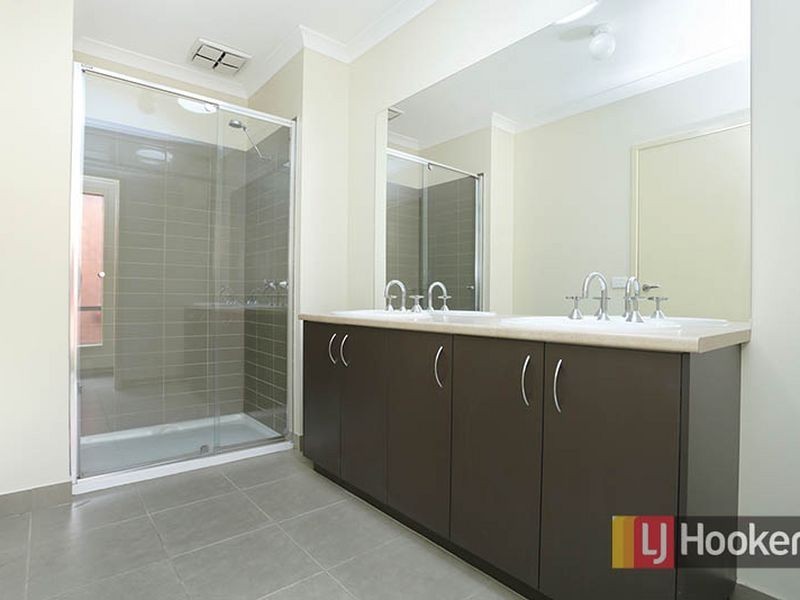 10 Chatham Avenue, Tarneit VIC 3029