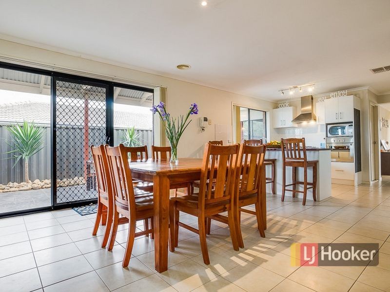 27 Condamine Avenue, Wyndham Vale VIC 3024