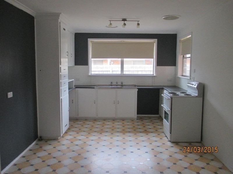 11 Muirhead Crescent, Werribee VIC 3030