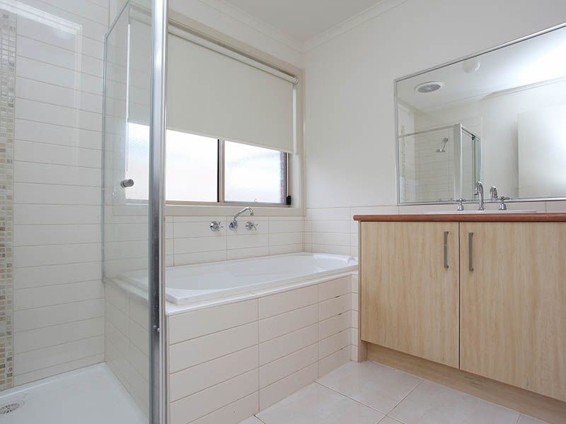 16. Galeff Avenue, Truganina VIC 3029