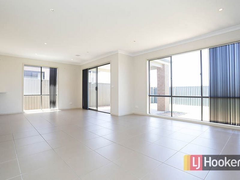 28 Brockwell Crescent, Wyndham Vale VIC 3024