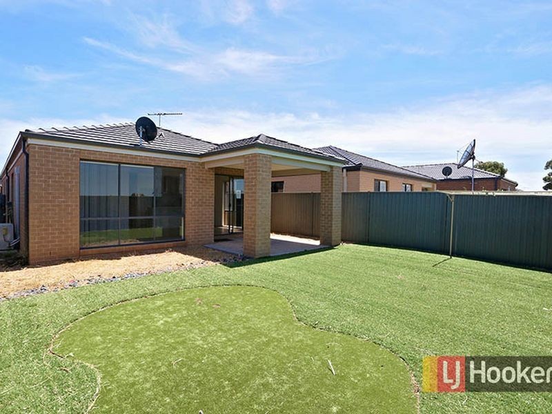 28 Brockwell Crescent, Wyndham Vale VIC 3024