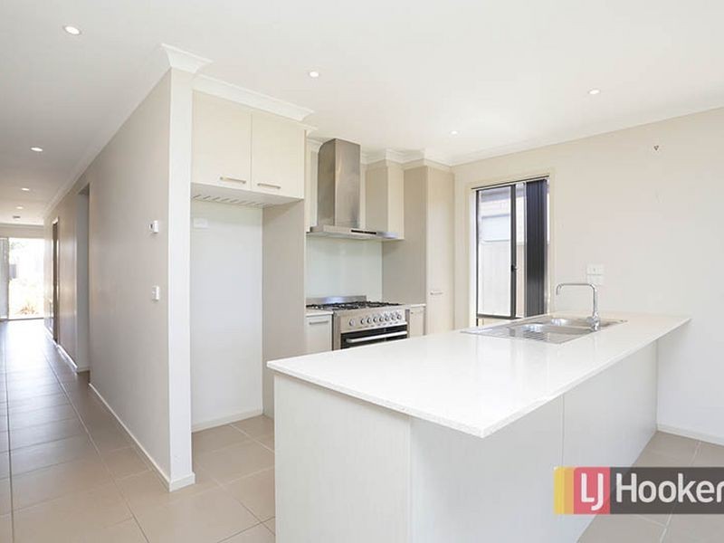 28 Brockwell Crescent, Wyndham Vale VIC 3024