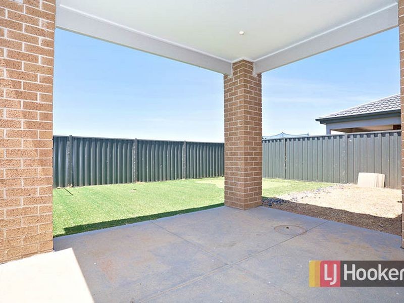 28 Brockwell Crescent, Wyndham Vale VIC 3024