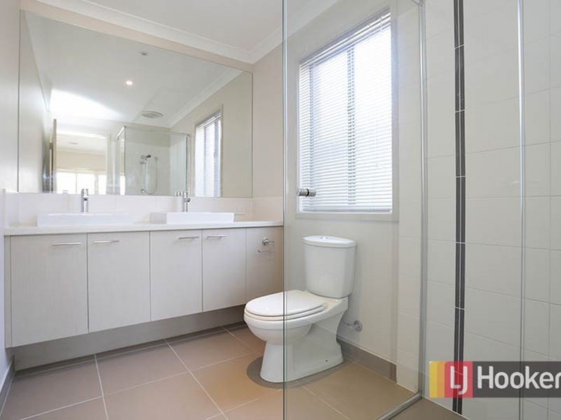 28 Brockwell Crescent, Wyndham Vale VIC 3024