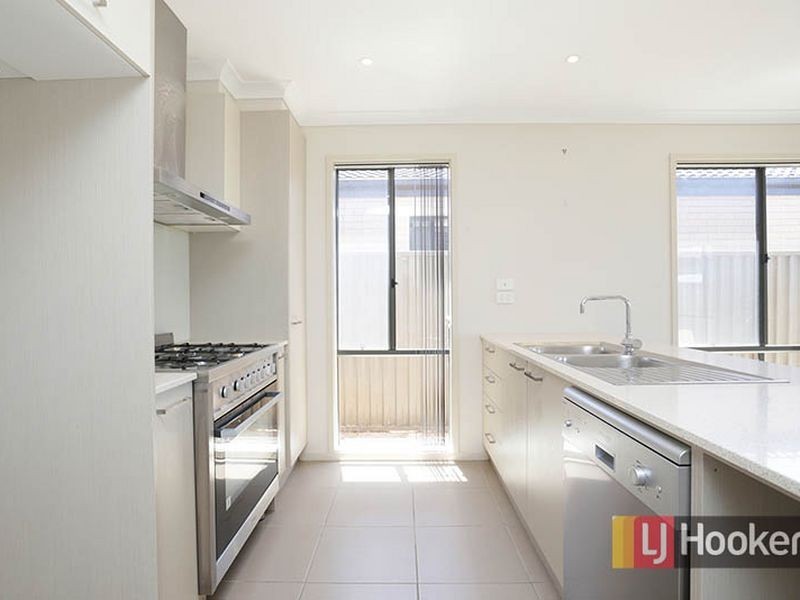 28 Brockwell Crescent, Wyndham Vale VIC 3024