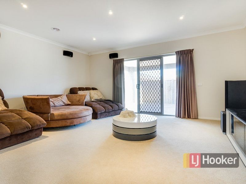 17 Bristlebird Way, Williams Landing VIC 3027