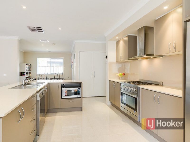 17 Bristlebird Way, Williams Landing VIC 3027