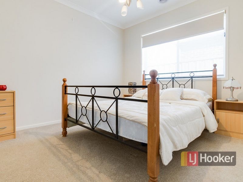 17 Bristlebird Way, Williams Landing VIC 3027