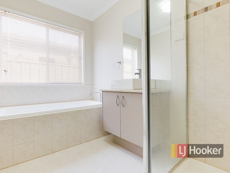 17 Bristlebird Way, Williams Landing VIC 3027