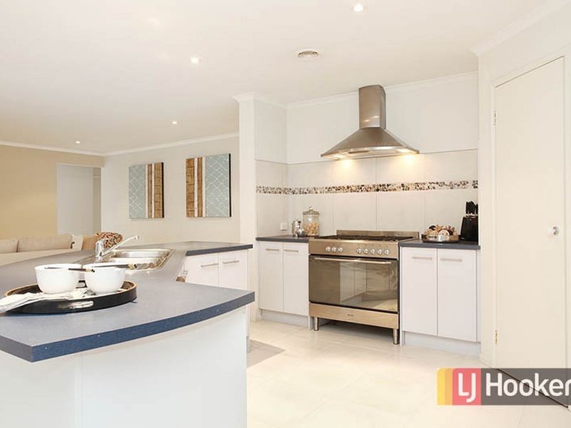 10 Chestnut Grove, Werribee VIC 3030