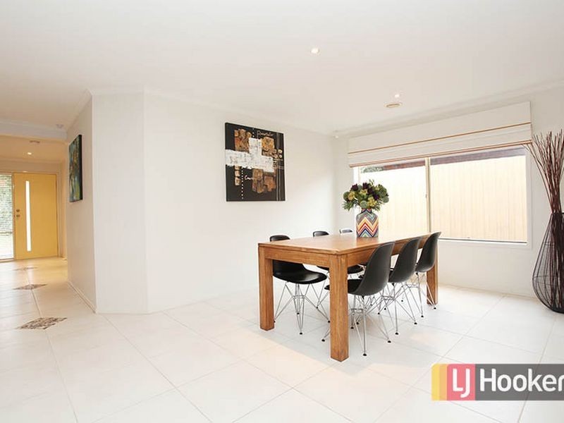 10 Chestnut Grove, Werribee VIC 3030