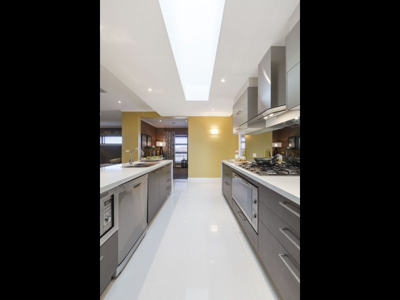 110 Flowerbloom Crescent, Clyde North VIC 3978