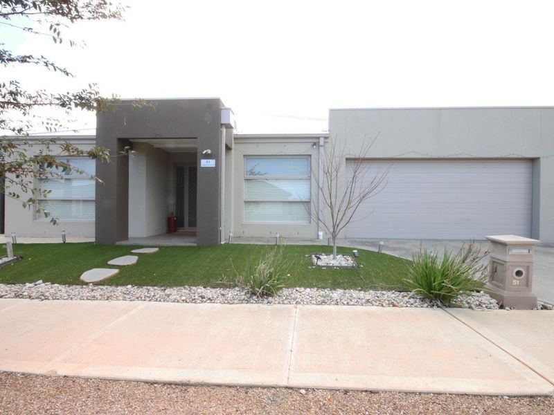 51 Lamington Drive, Tarneit VIC 3029