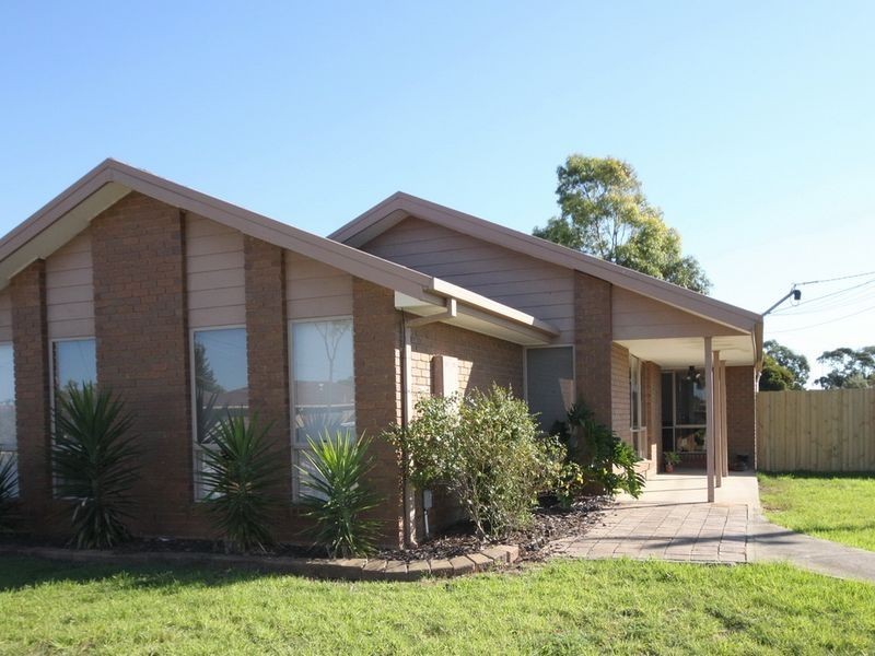 11 Songlark Crescent, Werribee VIC 3030