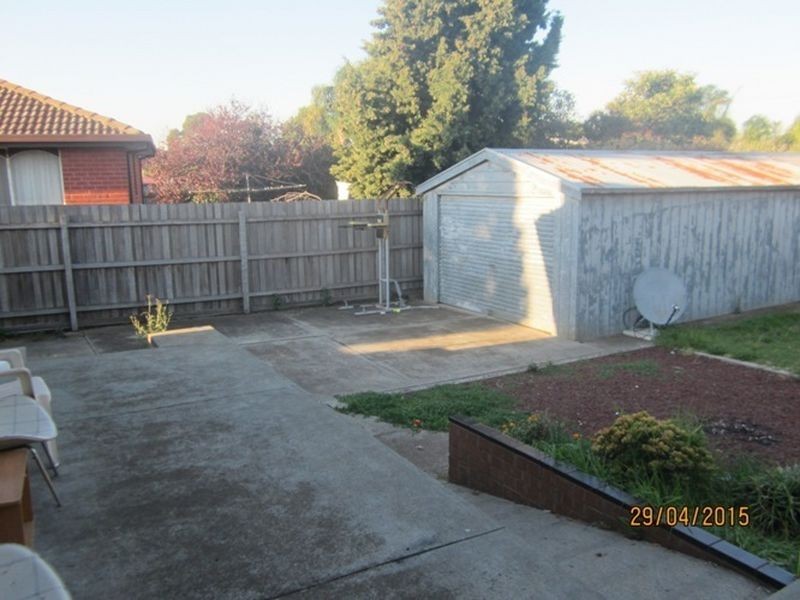 17 Powell Drive, Hoppers Crossing VIC 3029