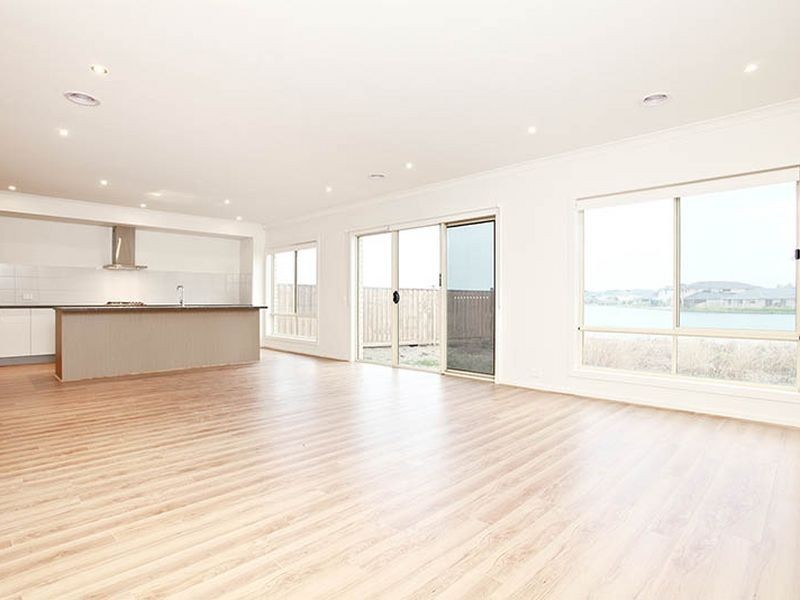 225 Sanctuary Lakes South Boulevard, Sanctuary Lakes VIC 3030