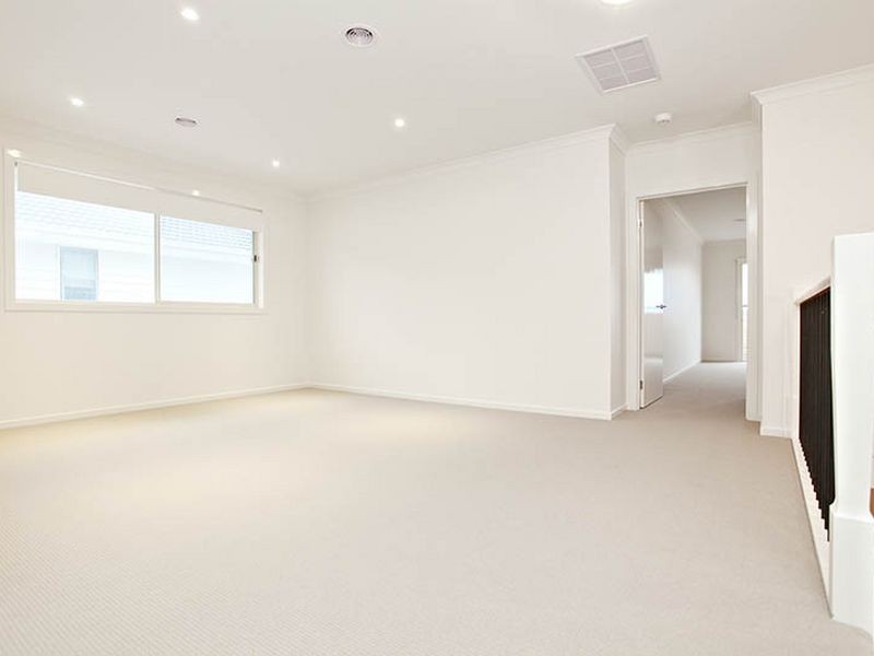 225 Sanctuary Lakes South Boulevard, Sanctuary Lakes VIC 3030