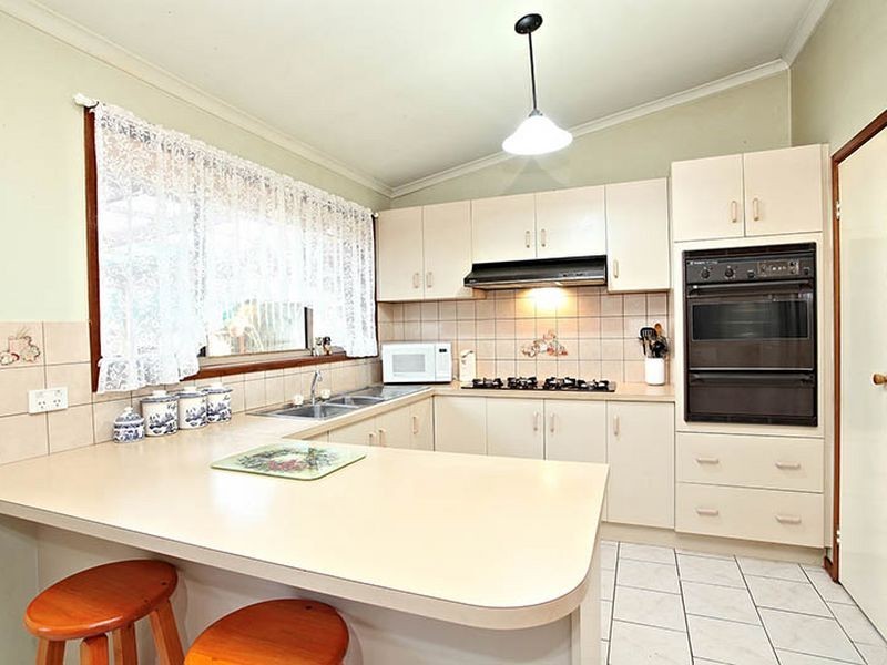 11 Thoroughbred Avenue, Werribee VIC 3030