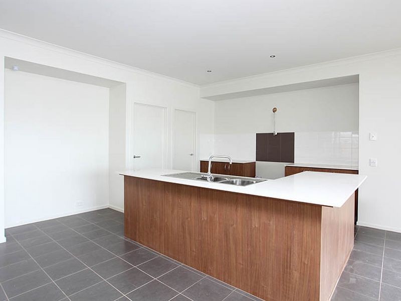 64. Sanctuary Lakes East Boulevard, Sanctuary Lakes VIC 3030