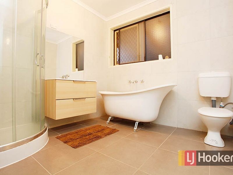 43 Baggott Drive, Hoppers Crossing VIC 3029