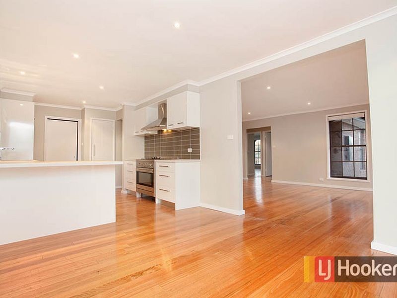 24 Huntingfield Drive, Hoppers Crossing VIC 3029