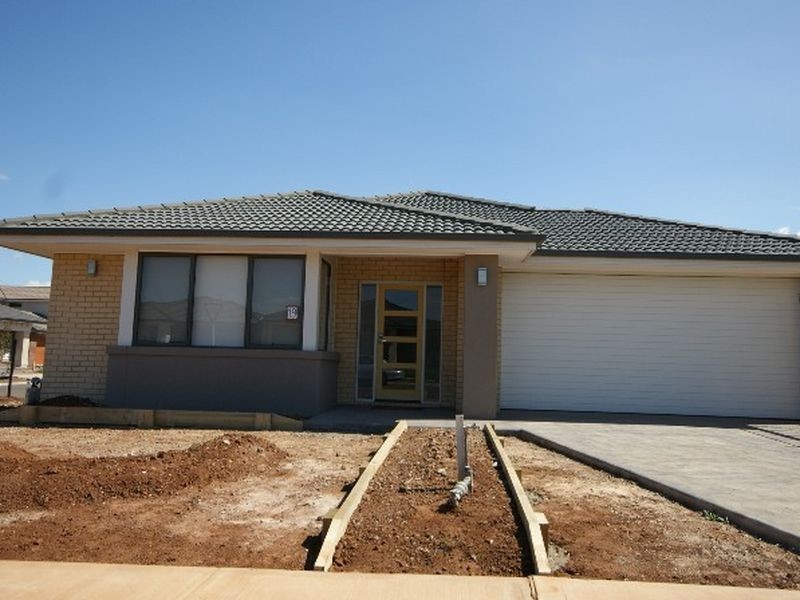 19 Chartwell Avenue, Truganina VIC 3029
