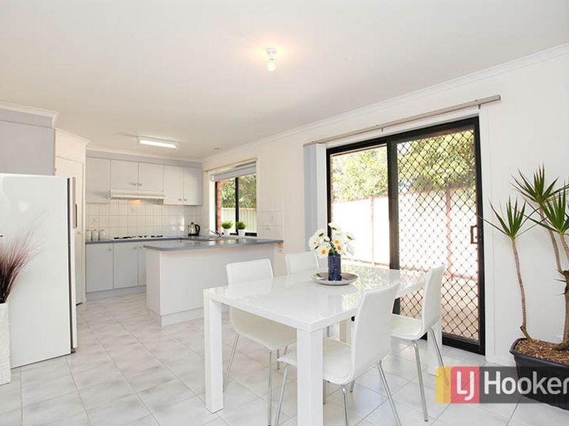 2/4 Paruna Place, Hoppers Crossing VIC 3029