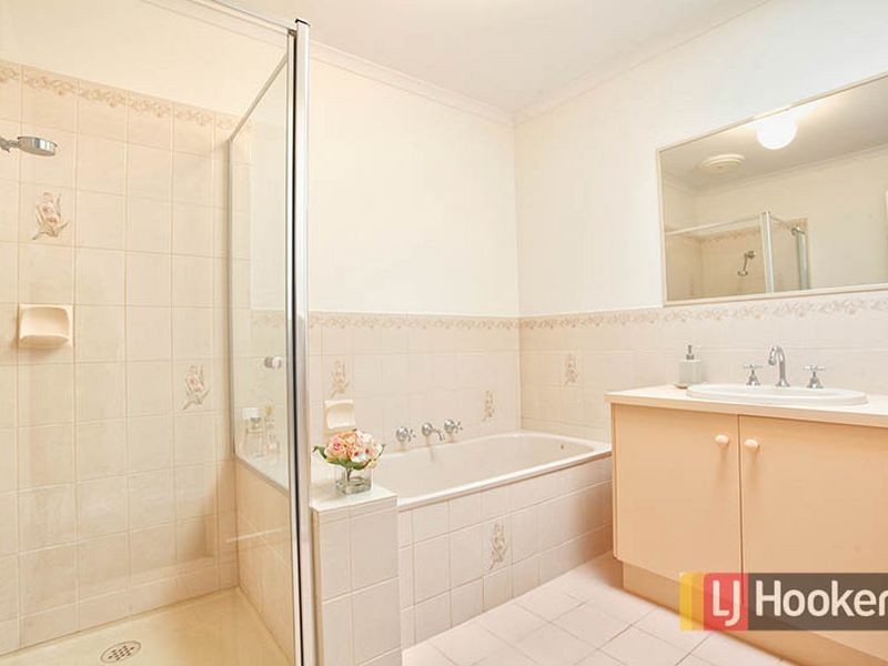 2/4 Paruna Place, Hoppers Crossing VIC 3029