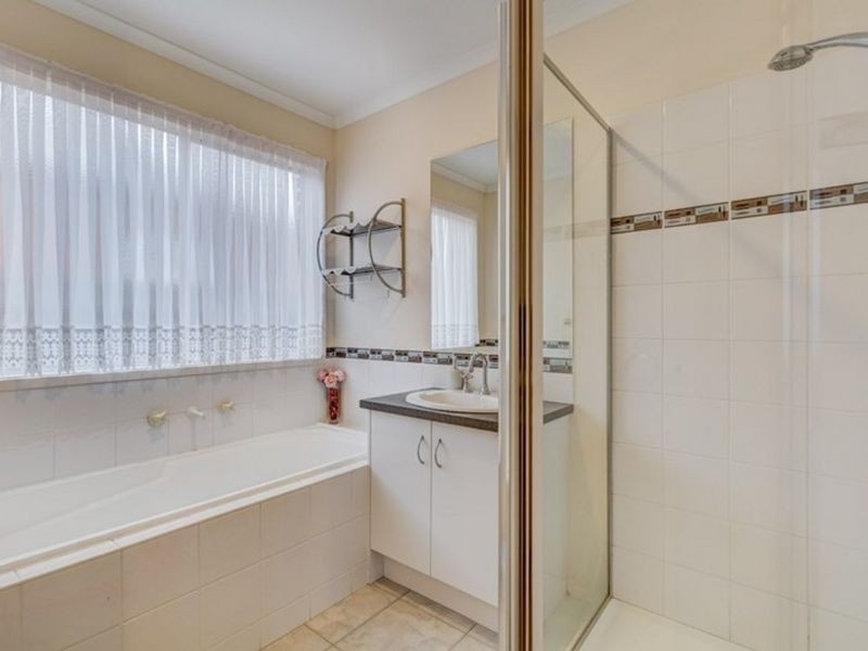 73 Baden Powell Drive, Tarneit VIC 3029