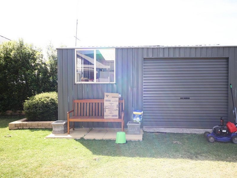 14 Finchley Park Crescent, Tarneit VIC 3029