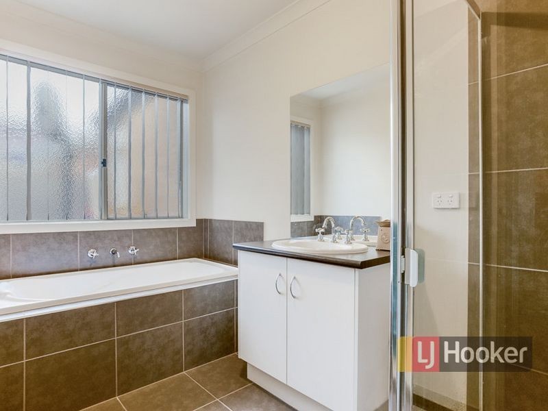 68 James Cook Drive, Truganina VIC 3029