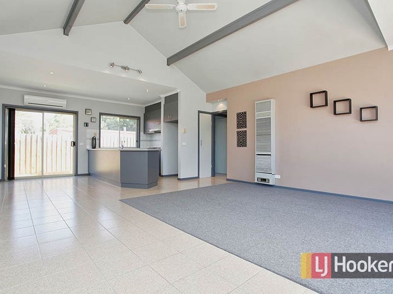 2/86 Hogans Road, Hoppers Crossing VIC 3029