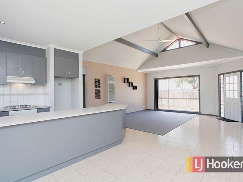 2/86 Hogans Road, Hoppers Crossing VIC 3029