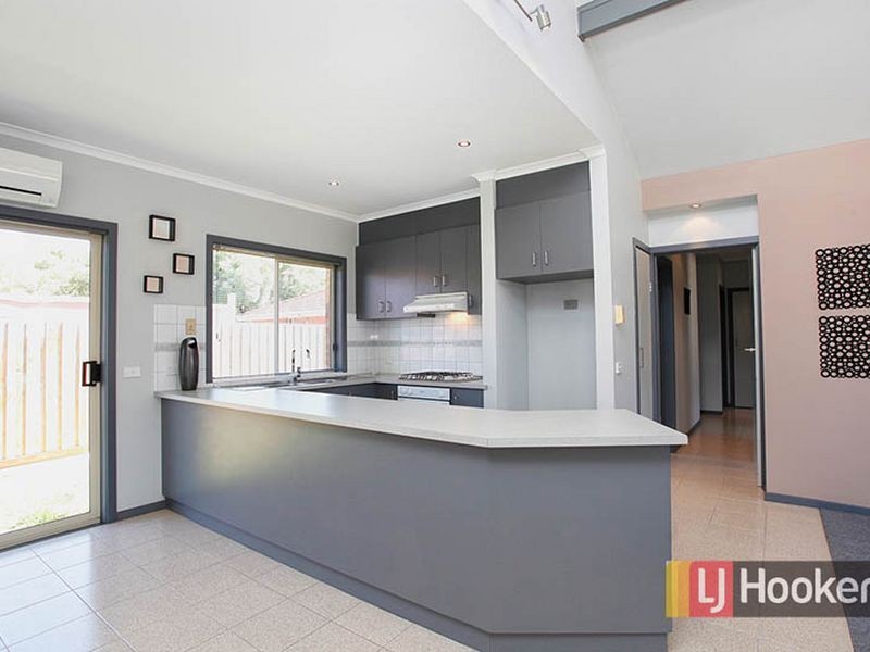 2/86 Hogans Road, Hoppers Crossing VIC 3029