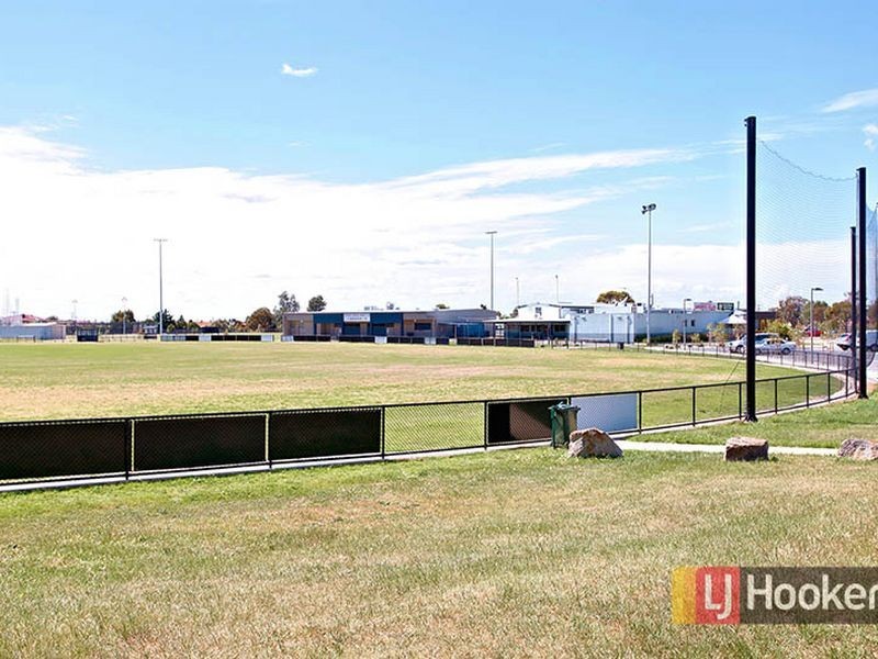 2/86 Hogans Road, Hoppers Crossing VIC 3029