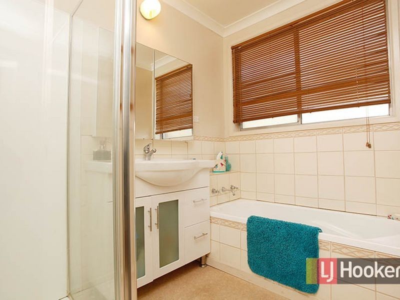 11 Warrenwood Avenue, Hoppers Crossing VIC 3029