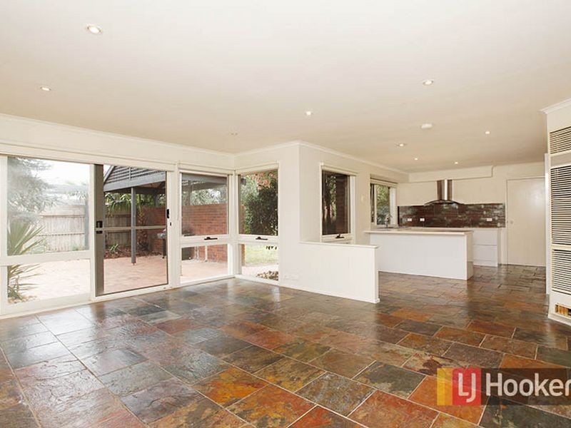 3 Parklands Grove, Werribee VIC 3030