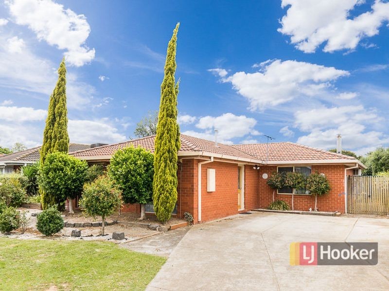 12 Thoroughbred Avenue, Werribee VIC 3030