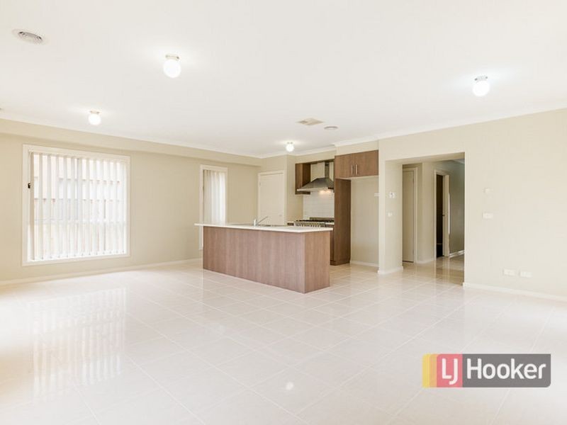 45 Sanctuary Lakes East Boulevard, Sanctuary Lakes VIC 3030