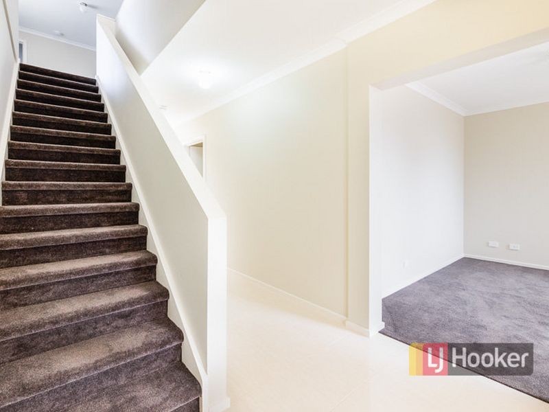 45 Sanctuary Lakes East Boulevard, Sanctuary Lakes VIC 3030