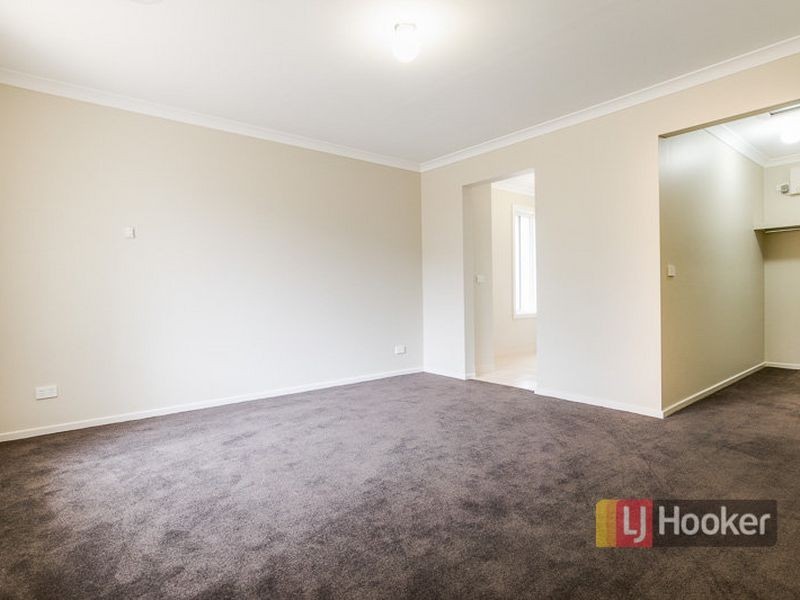 45 Sanctuary Lakes East Boulevard, Sanctuary Lakes VIC 3030