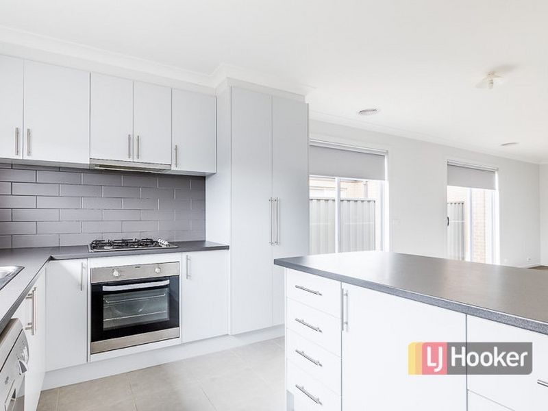 11 Grovedale Way, Wyndham Vale VIC 3024