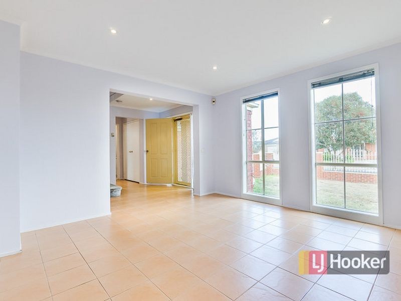122 Wilmington Avenue, Hoppers Crossing VIC 3029