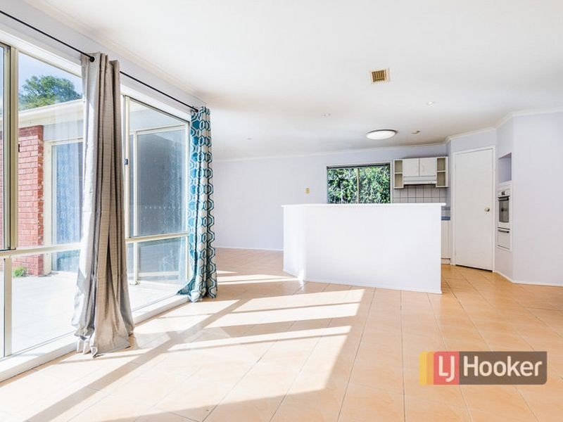 122 Wilmington Avenue, Hoppers Crossing VIC 3029